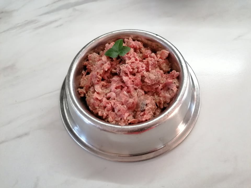 Hovädzia a kuracia zmes 2 kg, cena za 1 kg - 2.4 €